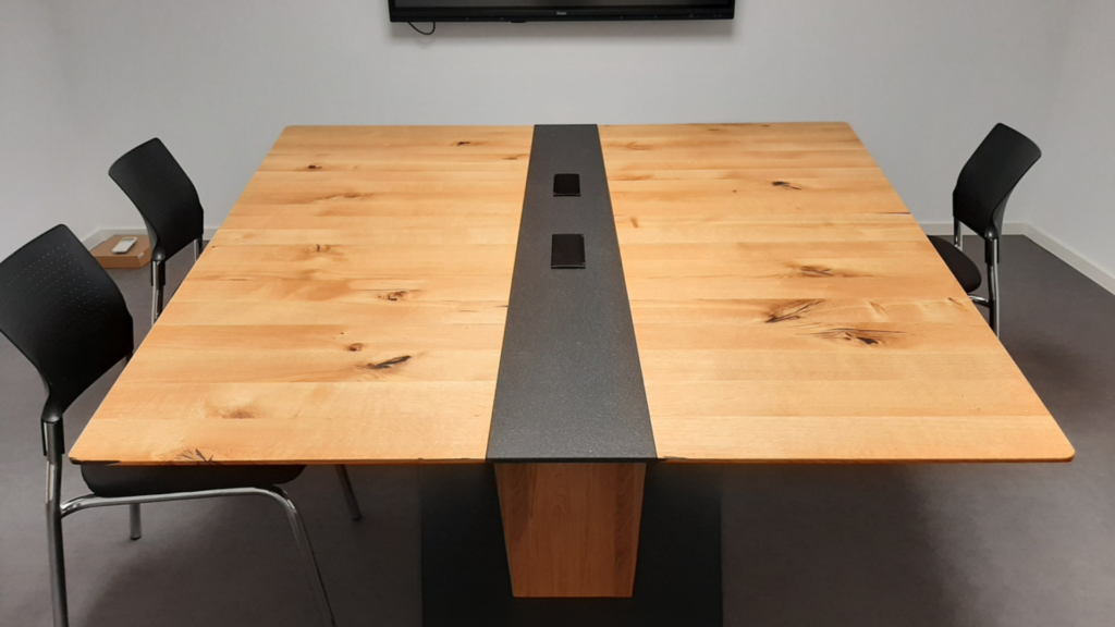 Konferenztisch