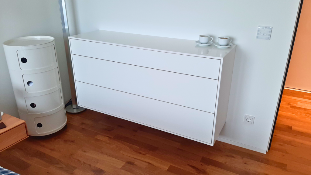 Weisses Sideboard